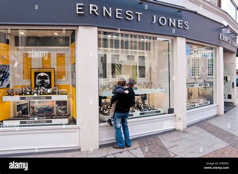 ernest jones jewellers store locator.